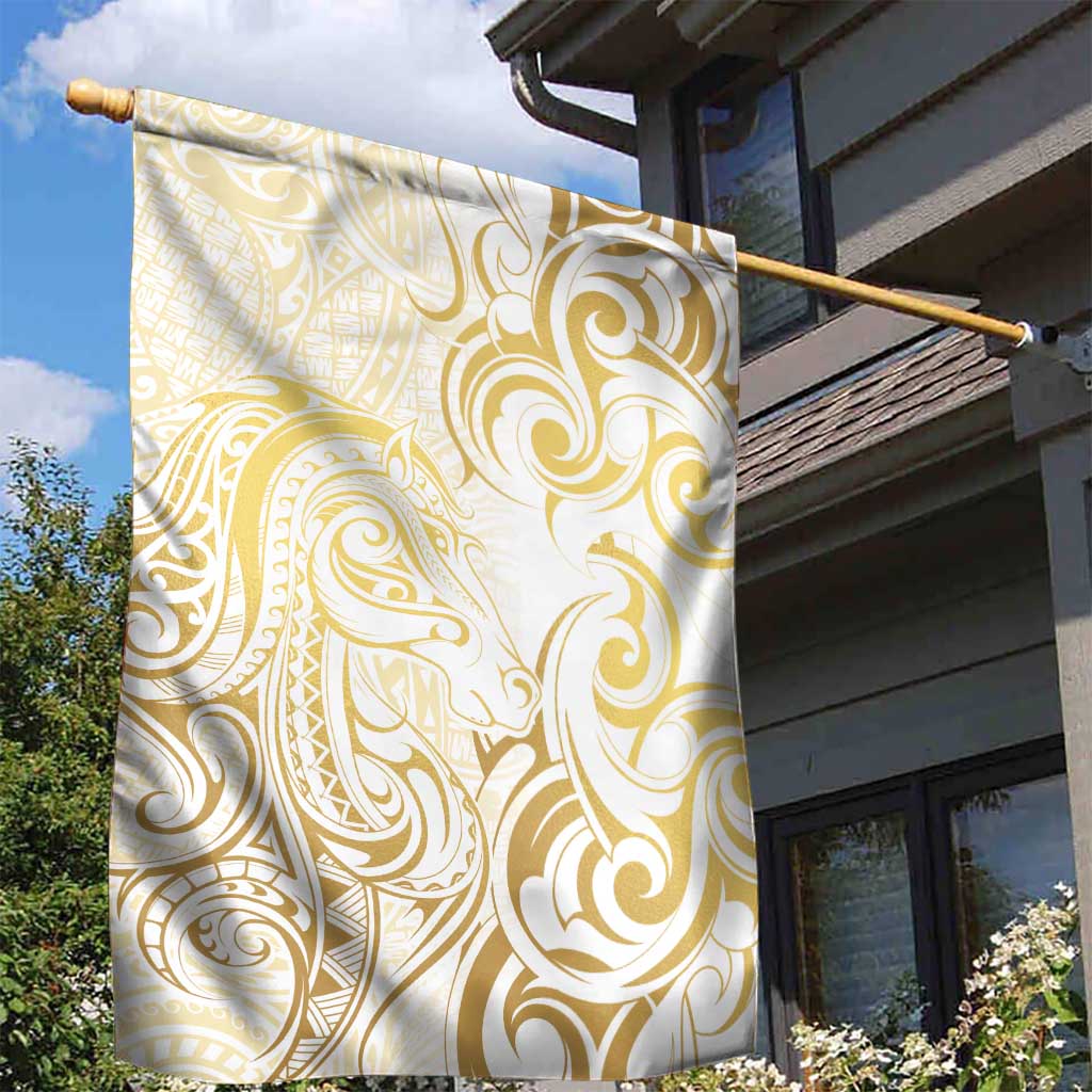 Gold And White Aoteara Horse Racing Garden Flag NZ Maori Pattern - Vibe Hoodie Shop