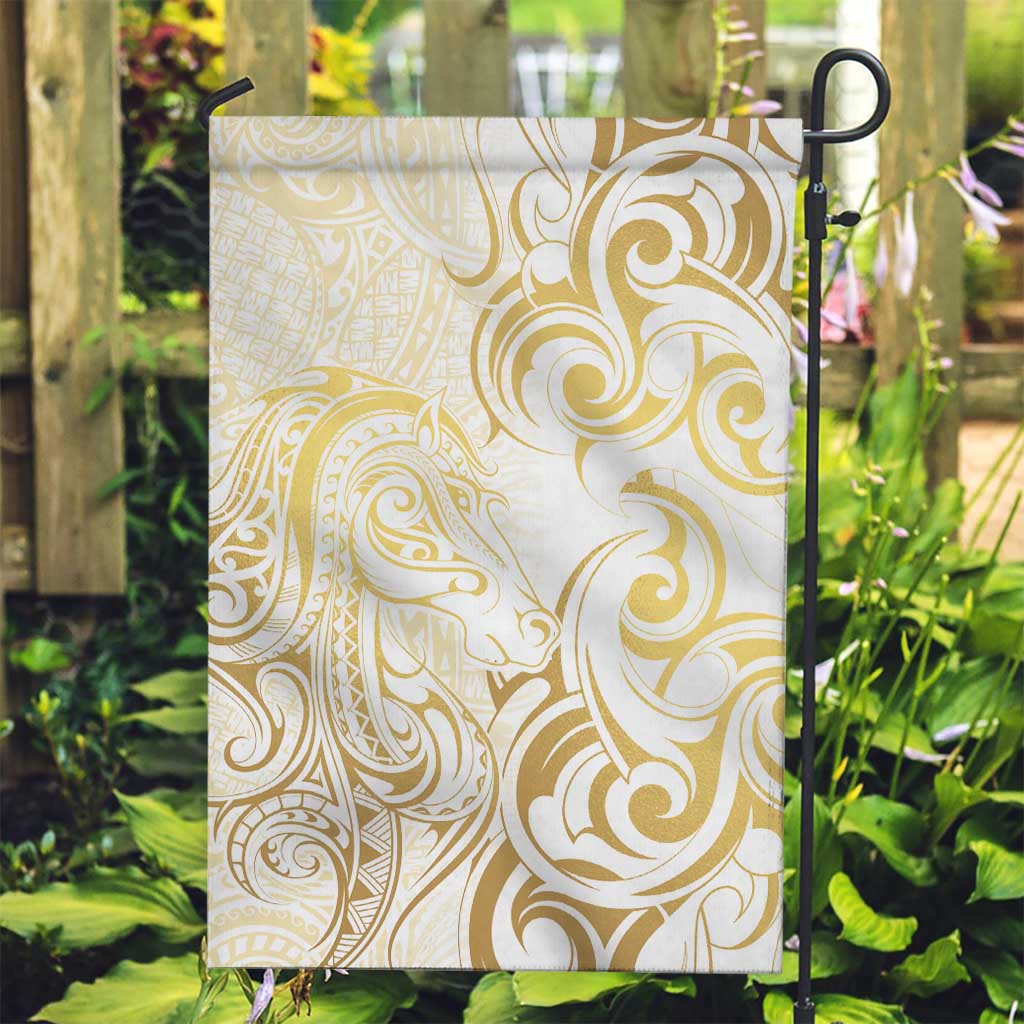 Gold And White Aoteara Horse Racing Garden Flag NZ Maori Pattern - Vibe Hoodie Shop