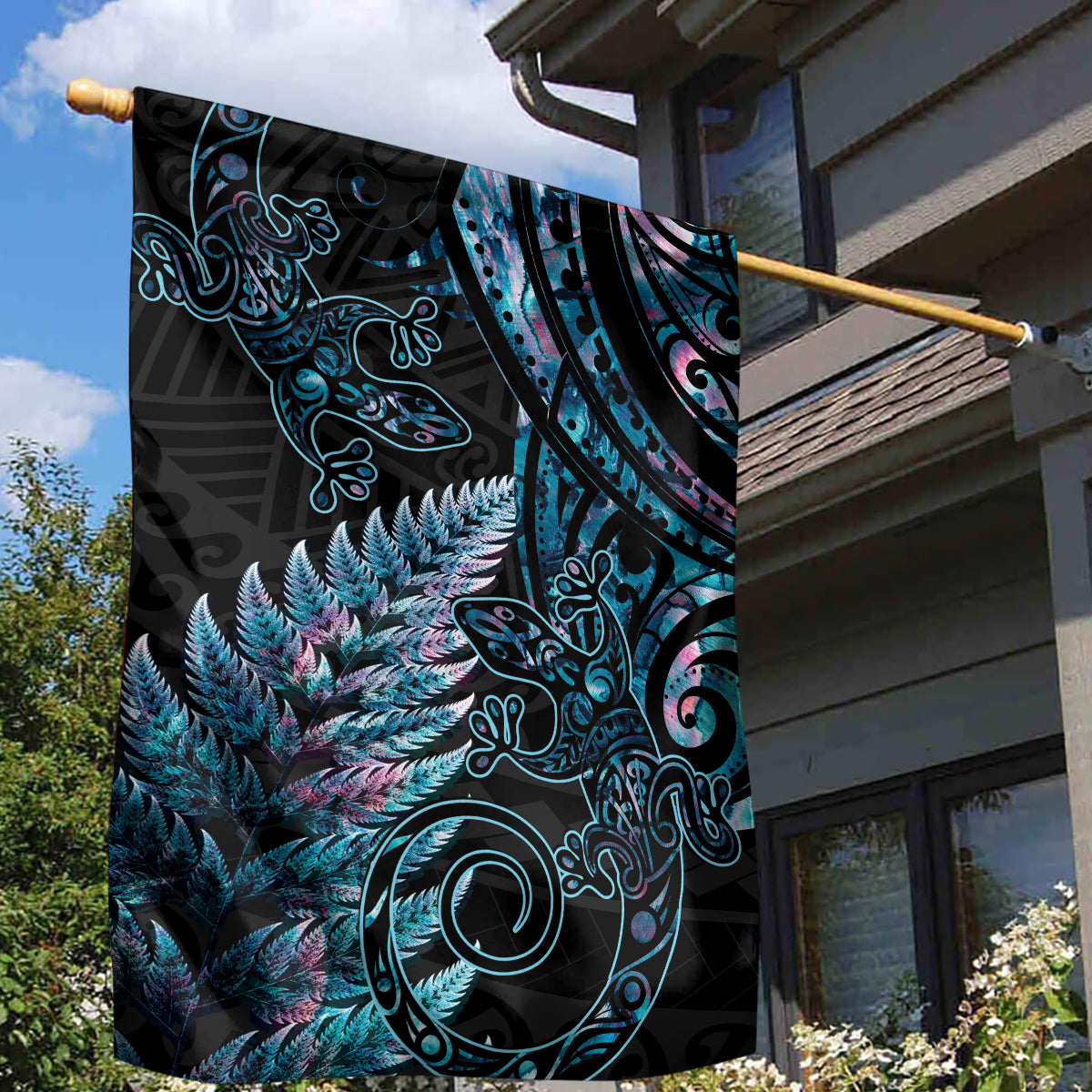 New Zealand Lizard Garden Flag Silver Fern Aotearoa Maori With Paua Shell - Vibe Hoodie Shop