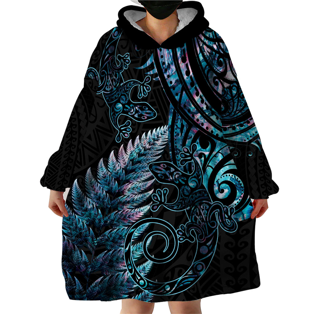 New Zealand Lizard Wearable Blanket Hoodie Silver Fern Aotearoa Maori With Paua Shell - Vibe Hoodie Shop