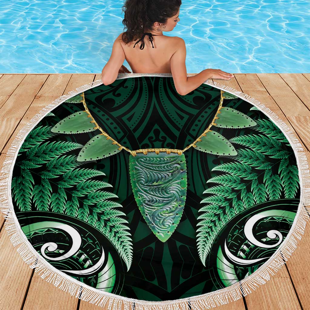 Aotearoa Pounamu Niho Beach Blanket Silver Fern Mix Maori Pattern - Green