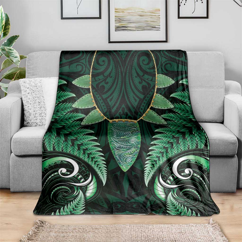 Aotearoa Pounamu Niho Blanket Silver Fern Mix Maori Pattern - Green - Vibe Hoodie Shop