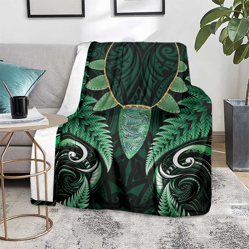 Aotearoa Pounamu Niho Blanket Silver Fern Mix Maori Pattern - Green - Vibe Hoodie Shop