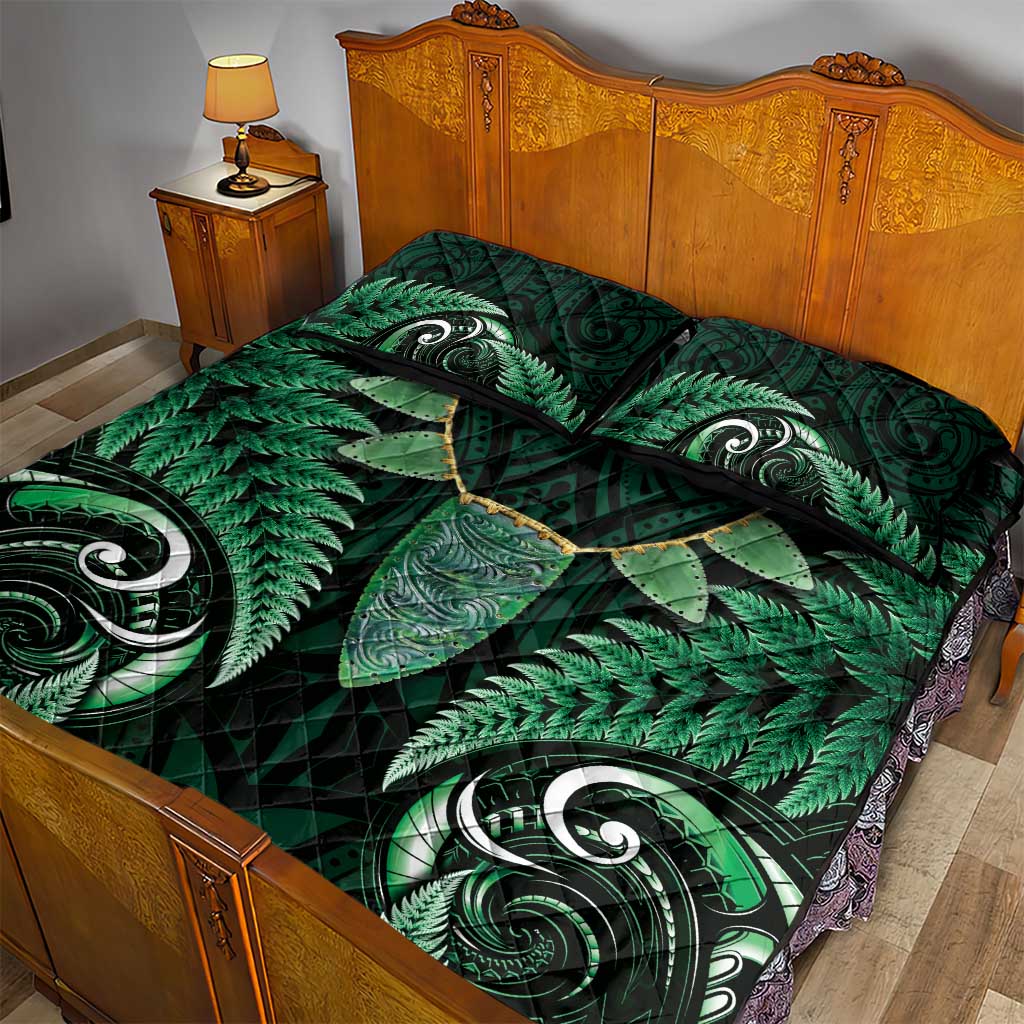 Aotearoa Pounamu Niho Quilt Bed Set Silver Fern Mix Maori Pattern - Green - Vibe Hoodie Shop