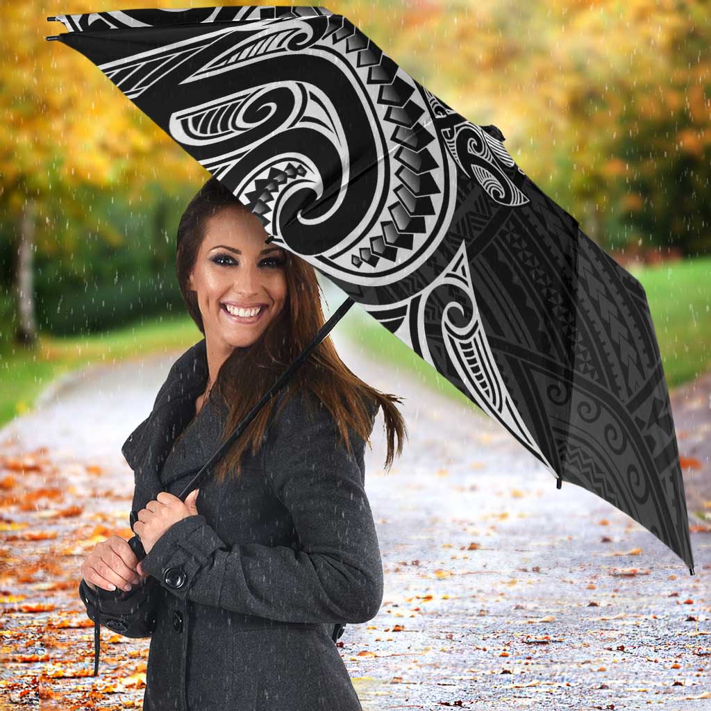 New Zealand Hammerhead Shark Umbrella Maori Haehae Mangopare Black - Vibe Hoodie