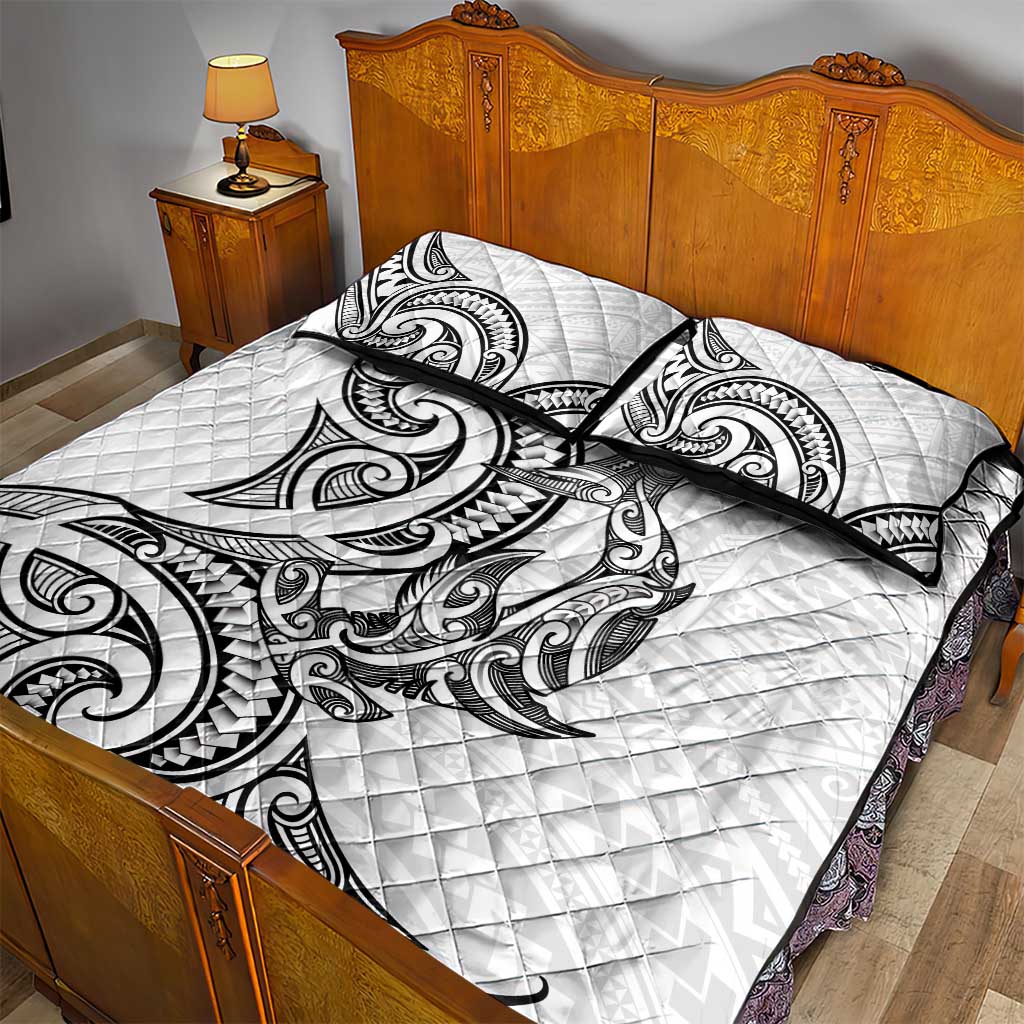 New Zealand Hammerhead Shark Quilt Bed Set Maori Haehae Mangopare White - Vibe Hoodie