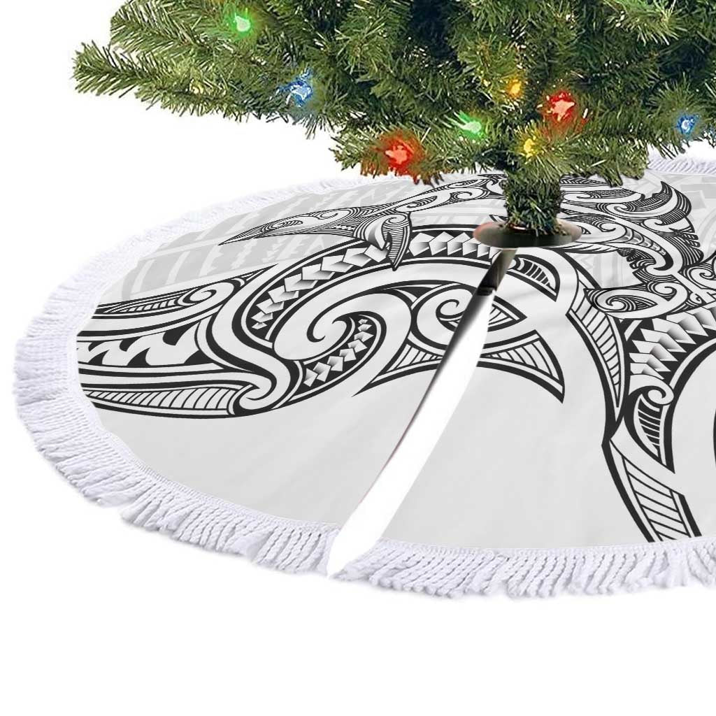 New Zealand Hammerhead Shark Tree Skirt Maori Haehae Mangopare White - Vibe Hoodie
