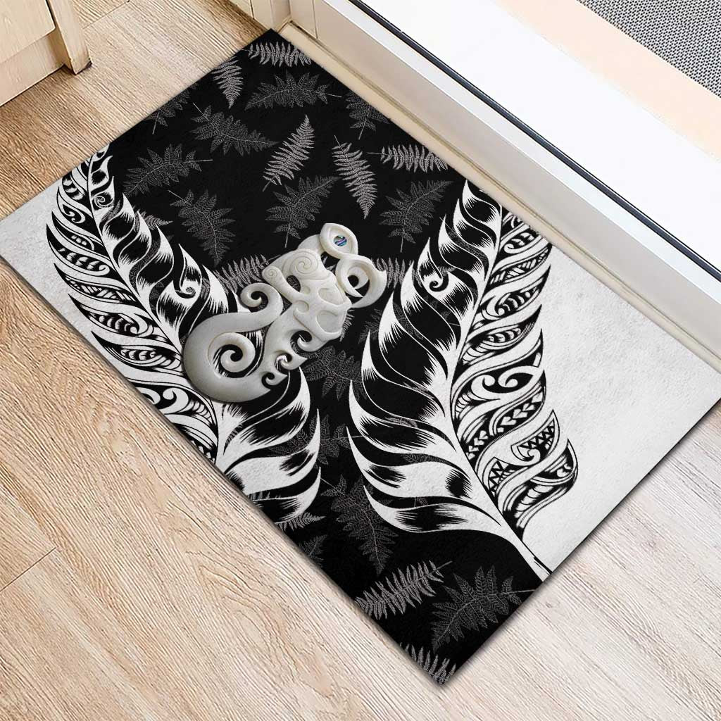 Aotearoa Manaia NZ Maori Silver Fern Rubber Doormat