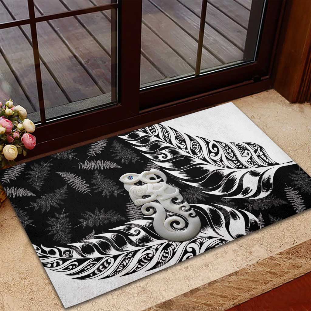 Aotearoa Manaia NZ Maori Silver Fern Rubber Doormat