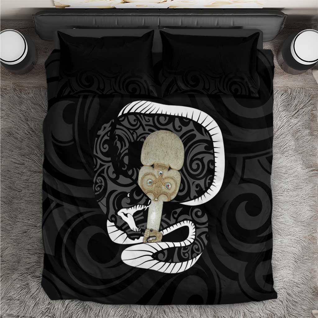 Black New Zealand Eel Bedding Set Aotearoa Maori Tuna With Kotiate Weapon - Vibe Hoodie Shop
