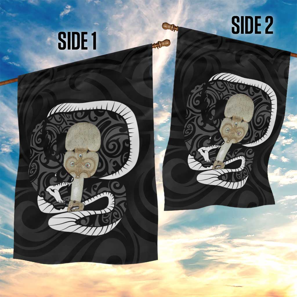 Black New Zealand Eel Garden Flag Aotearoa Maori Tuna With Kotiate Weapon - Vibe Hoodie Shop