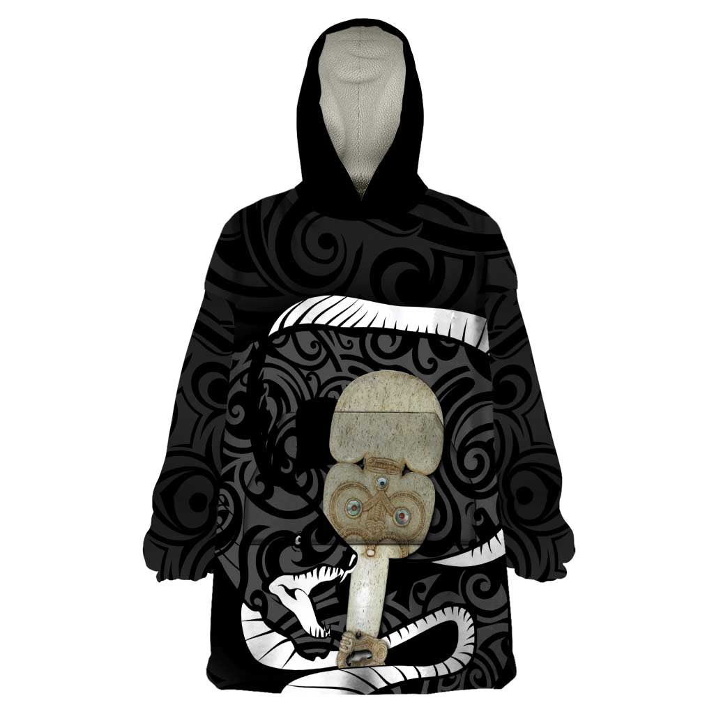 Black New Zealand Eel Wearable Blanket Hoodie Aotearoa Maori Tuna With Kotiate Weapon - Vibe Hoodie Shop