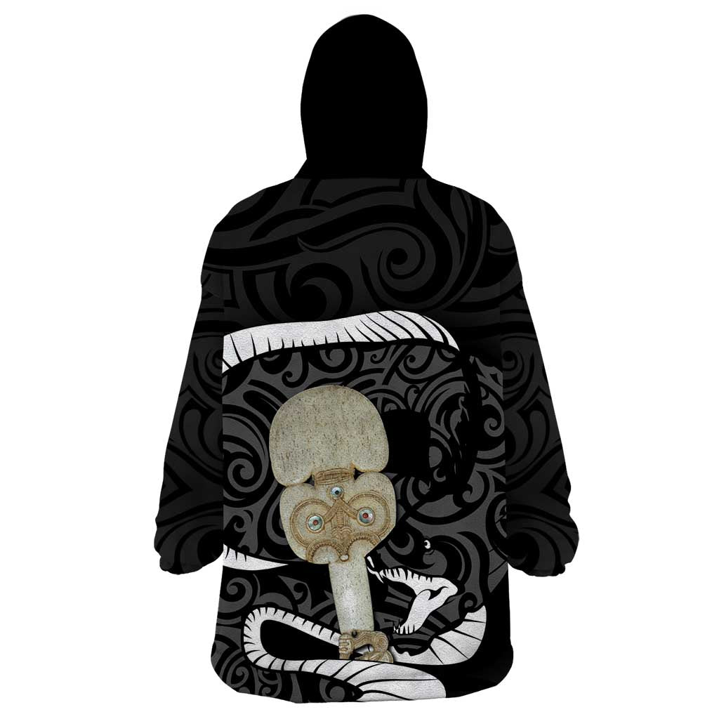 Black New Zealand Eel Wearable Blanket Hoodie Aotearoa Maori Tuna With Kotiate Weapon - Vibe Hoodie Shop