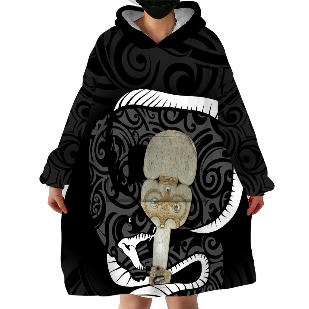 Black New Zealand Eel Wearable Blanket Hoodie Aotearoa Maori Tuna With Kotiate Weapon - Vibe Hoodie Shop