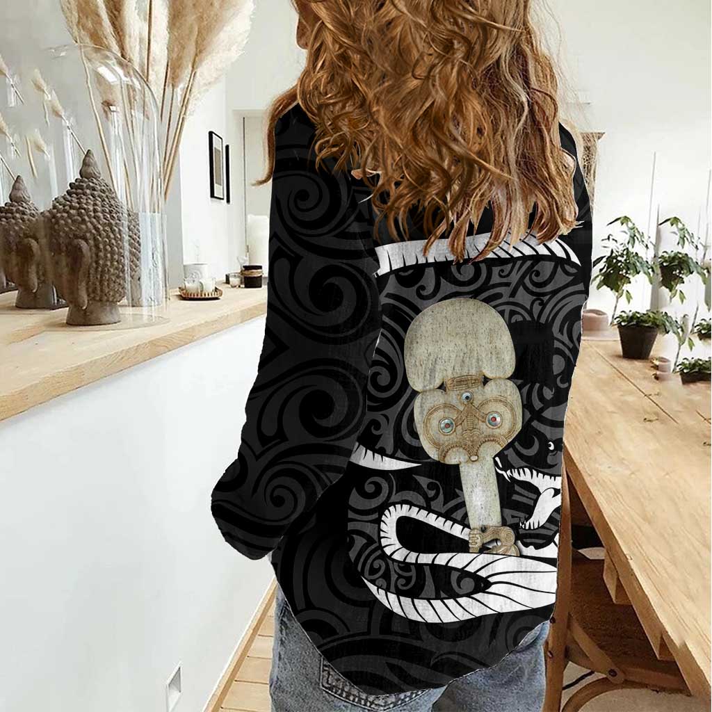 Black New Zealand Eel Women Casual Shirt Aotearoa Maori Tuna With Kotiate Weapon - Vibe Hoodie Shop