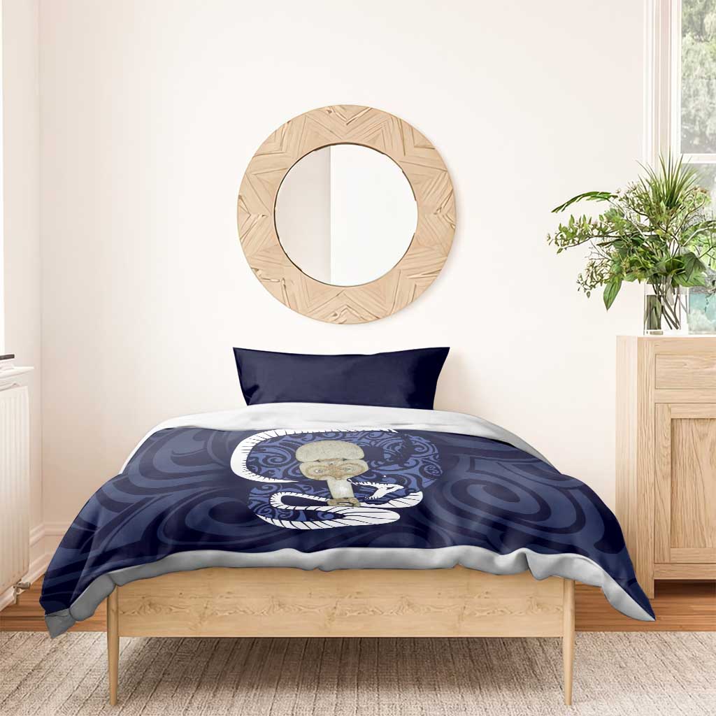 Blue New Zealand Eel Bedding Set Aotearoa Maori Tuna With Kotiate Weapon - Vibe Hoodie Shop