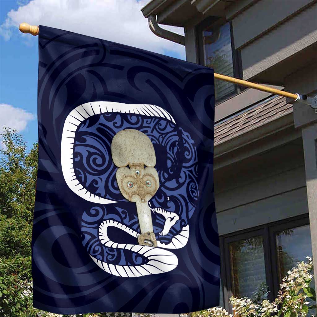 Blue New Zealand Eel Garden Flag Aotearoa Maori Tuna With Kotiate Weapon - Vibe Hoodie Shop