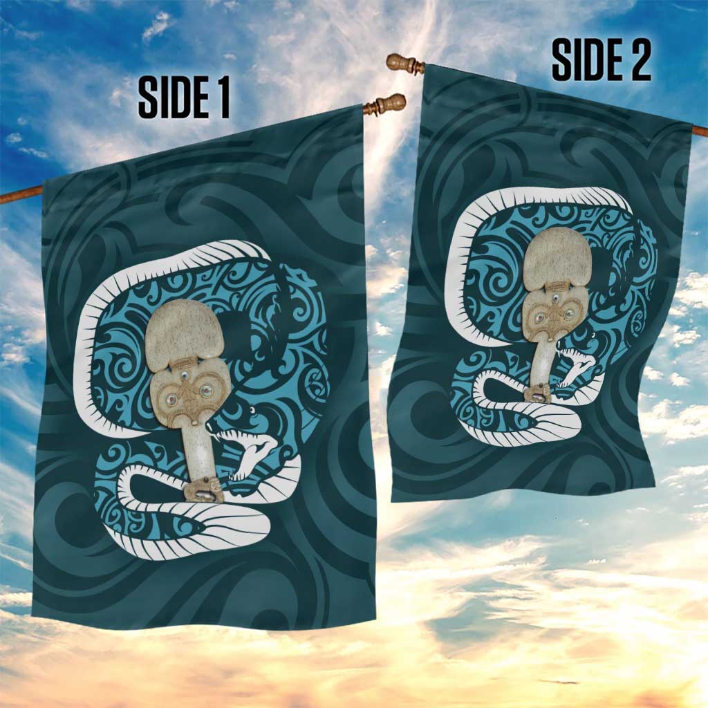 Turquoise New Zealand Eel Garden Flag Aotearoa Maori Tuna With Kotiate Weapon - Vibe Hoodie Shop