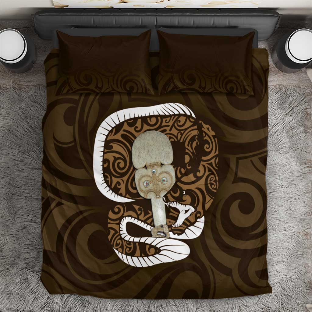 Gold New Zealand Eel Bedding Set Aotearoa Maori Tuna With Kotiate Weapon - Vibe Hoodie Shop