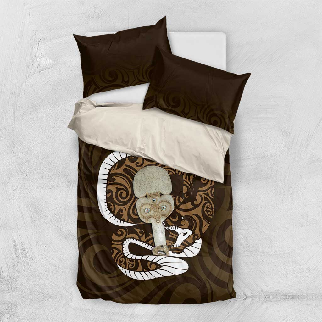 Gold New Zealand Eel Bedding Set Aotearoa Maori Tuna With Kotiate Weapon - Vibe Hoodie Shop
