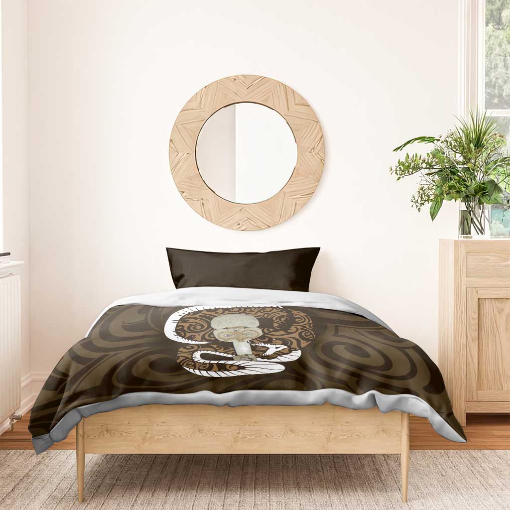 Gold New Zealand Eel Bedding Set Aotearoa Maori Tuna With Kotiate Weapon - Vibe Hoodie Shop