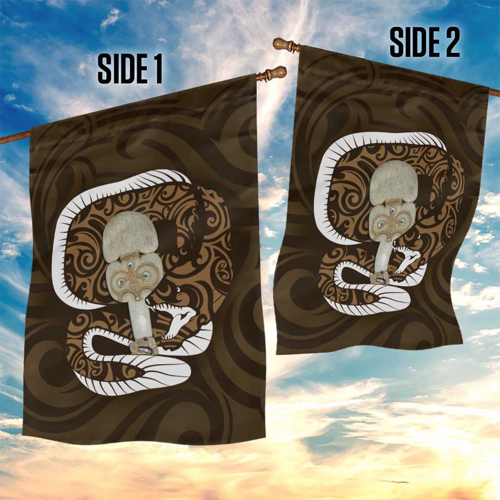 Gold New Zealand Eel Garden Flag Aotearoa Maori Tuna With Kotiate Weapon - Vibe Hoodie Shop