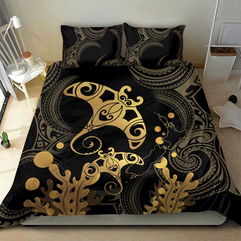Black And Gold Aotearoa Whai Bedding Set NZ Stingrays Maori Curves Style - Vibe Hoodie Shop