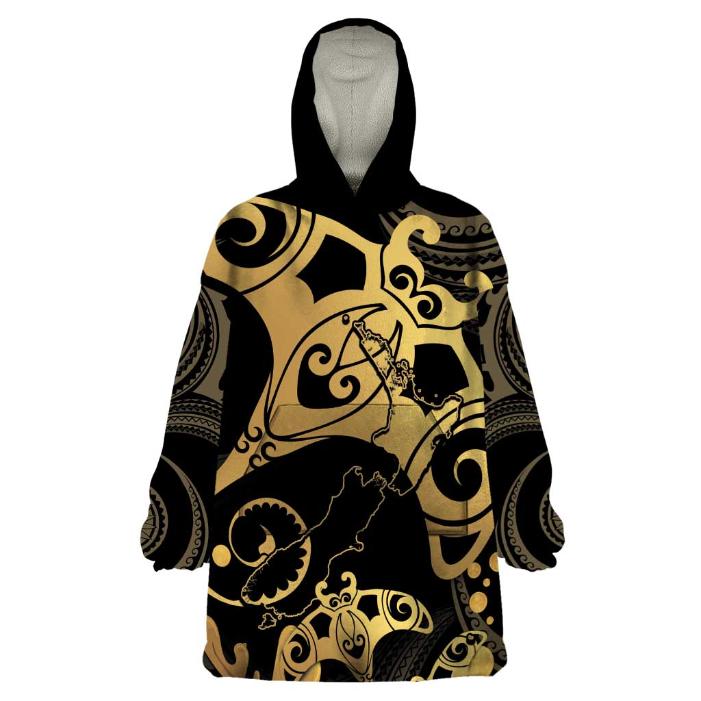 Black And Gold Aotearoa Whai Wearable Blanket Hoodie NZ Stingrays Maori Curves Style - Vibe Hoodie Shop