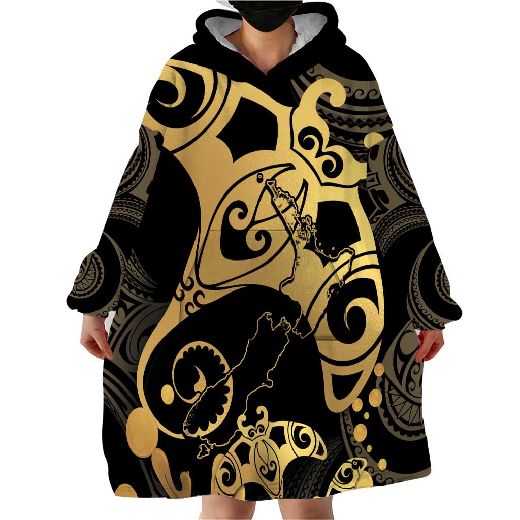 Black And Gold Aotearoa Whai Wearable Blanket Hoodie NZ Stingrays Maori Curves Style - Vibe Hoodie Shop