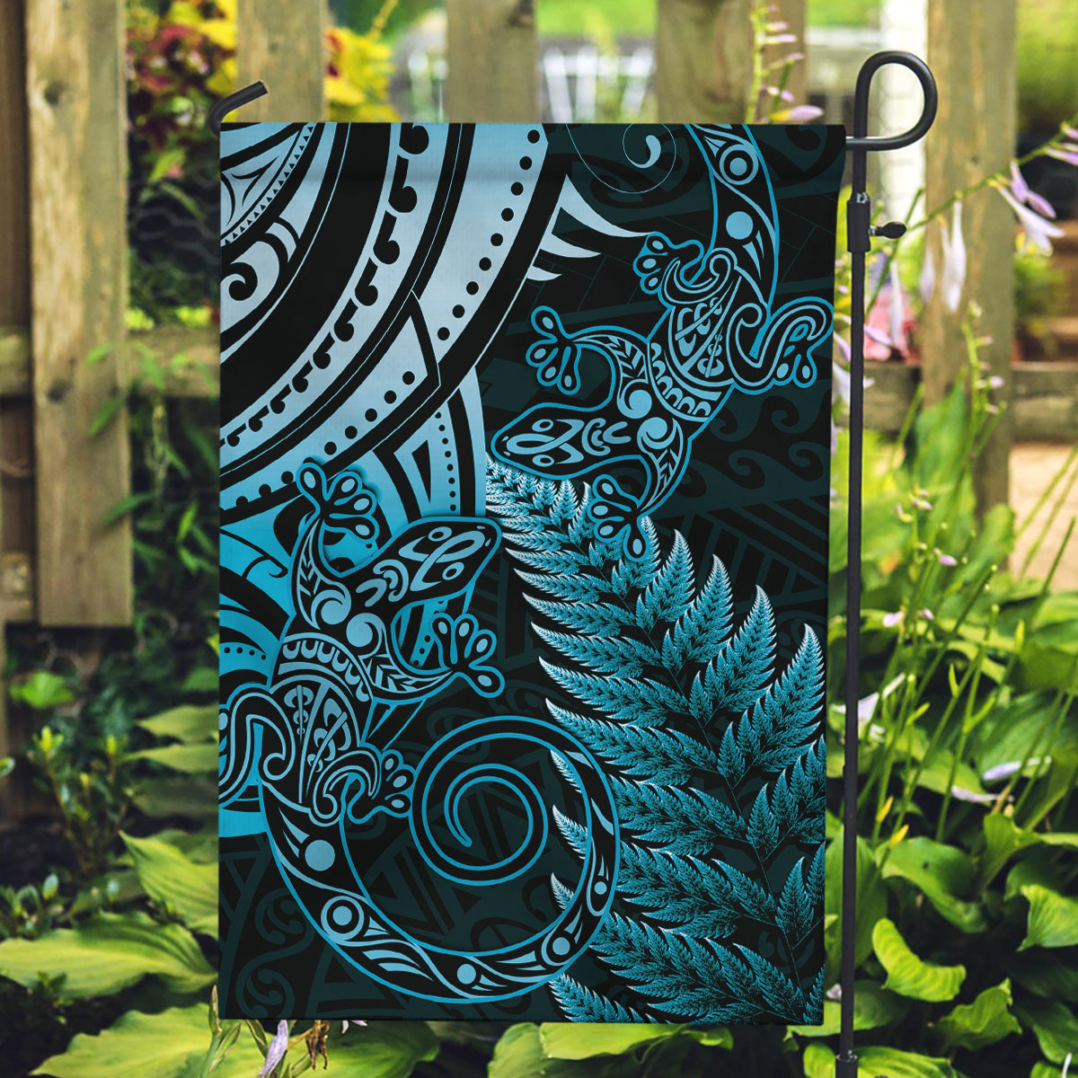 New Zealand Lizard Garden Flag Silver Fern Aotearoa Maori Blue Version - Vibe Hoodie Shop