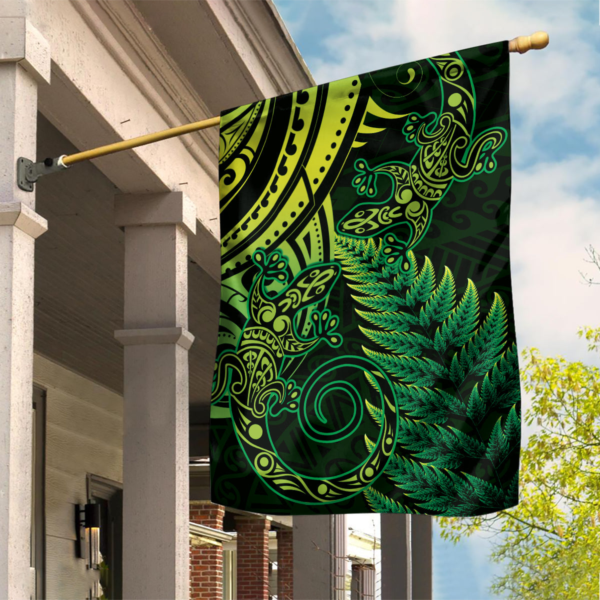 New Zealand Lizard Garden Flag Silver Fern Aotearoa Maori Green Version - Vibe Hoodie Shop