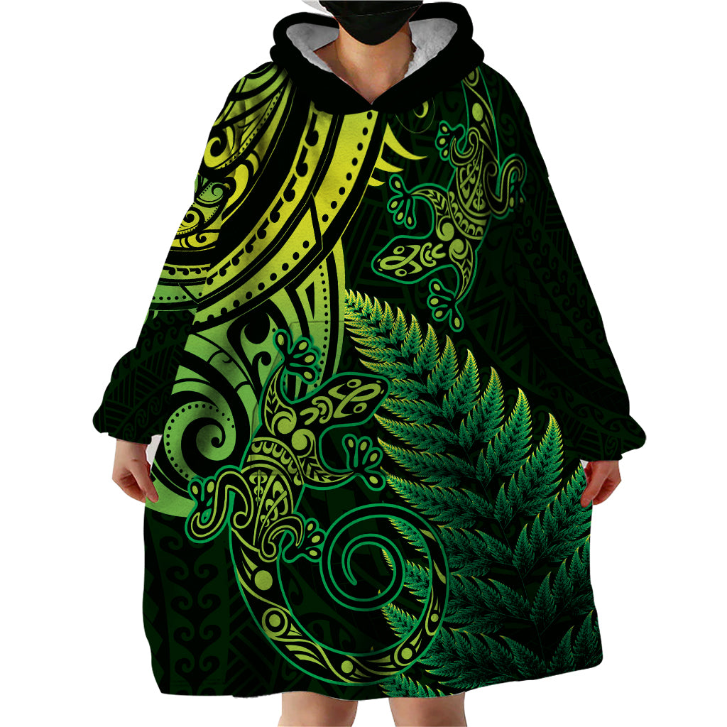 New Zealand Lizard Wearable Blanket Hoodie Silver Fern Aotearoa Maori Green Version - Vibe Hoodie Shop