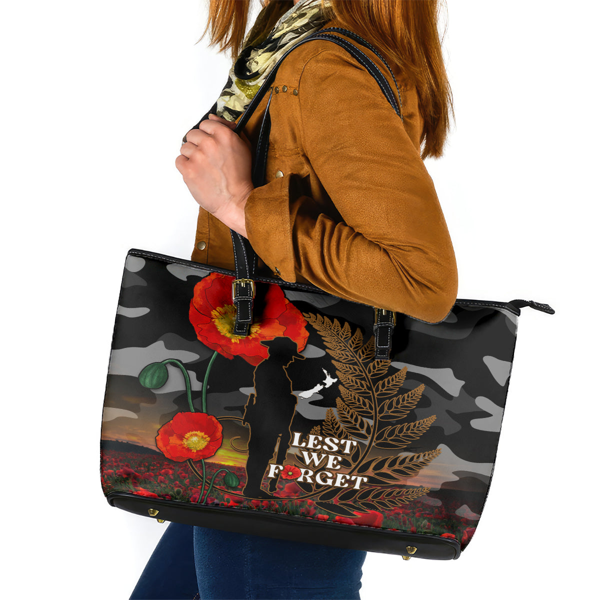 new-zealand-anzac-day-leather-tote-bag-lest-we-forget-silver-fern-with-camouflage