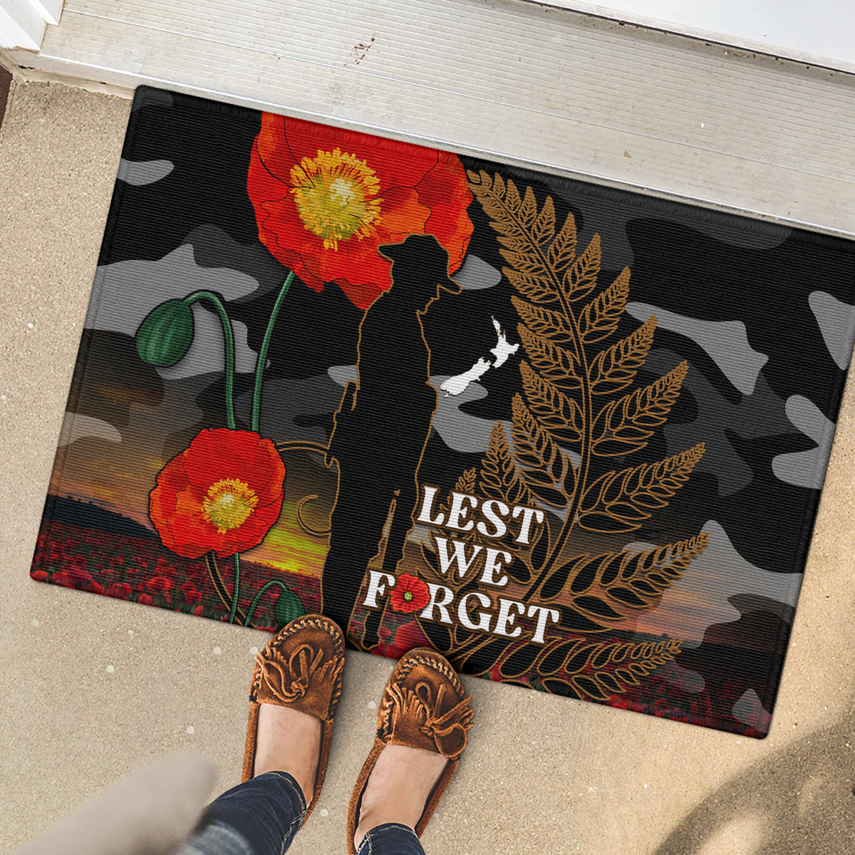 new-zealand-anzac-day-rubber-doormat-lest-we-forget-silver-fern-with-camouflage