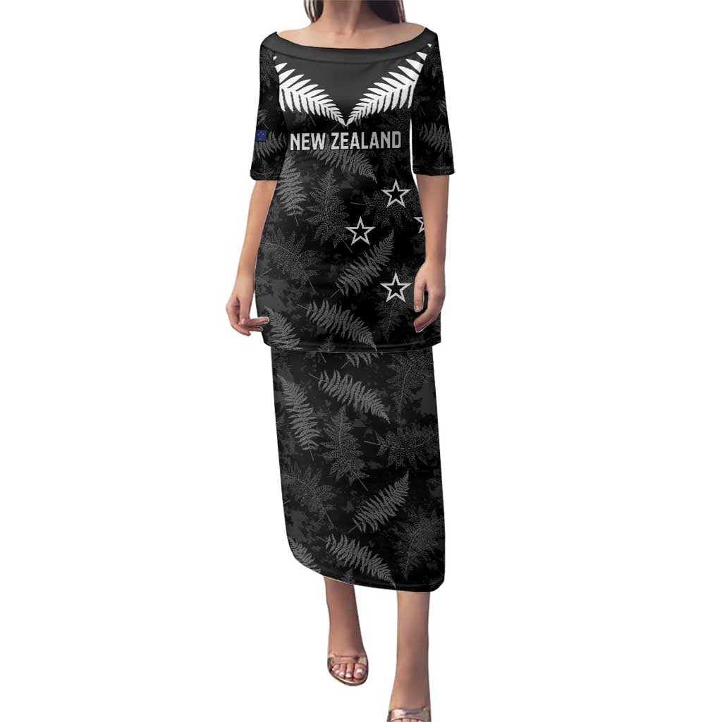 Custom New Zealand Silver Fern Football Family Matching Puletasi and Hawaiian Shirt Go Aotearoa Grunge Black - Vibe Hoodie