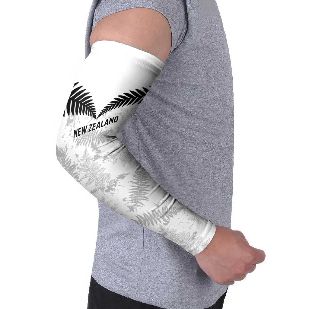 Custom New Zealand Silver Fern Football Arm Sleeves Go Aotearoa Grunge White - Vibe Hoodie