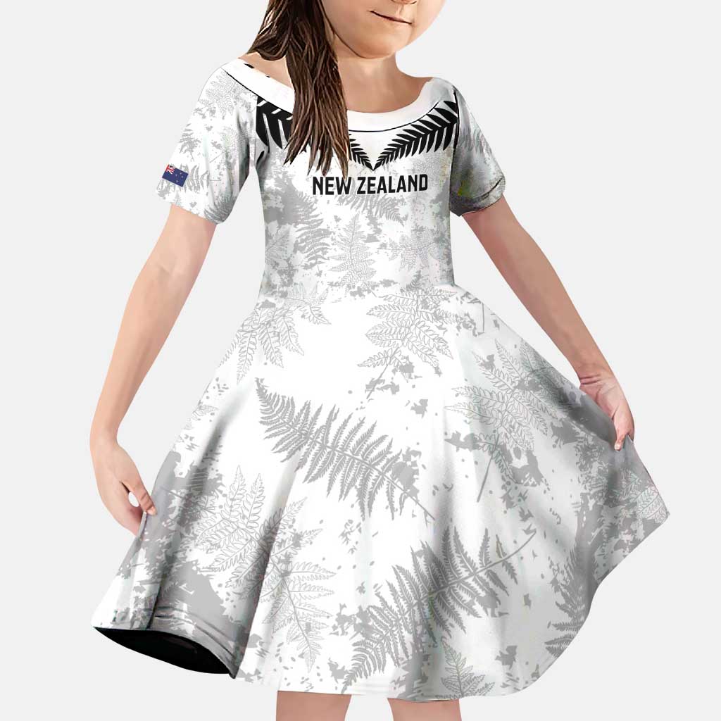 Custom New Zealand Silver Fern Football Family Matching Puletasi and Hawaiian Shirt Go Aotearoa Grunge White - Vibe Hoodie