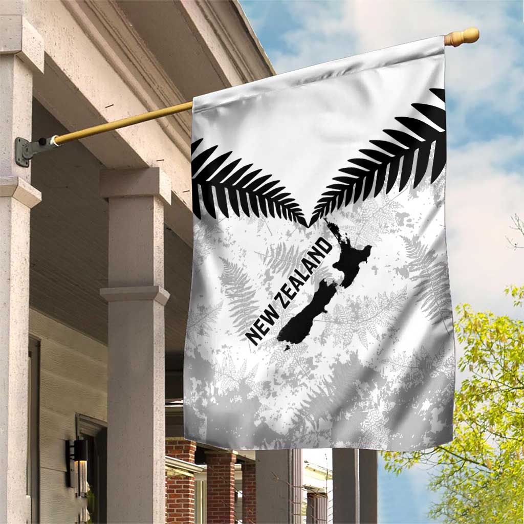 Custom New Zealand Silver Fern Football Garden Flag Go Aotearoa Grunge White - Vibe Hoodie