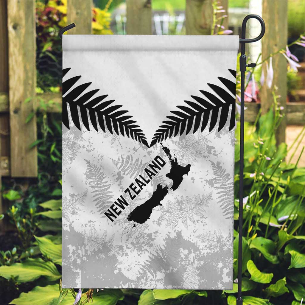 Custom New Zealand Silver Fern Football Garden Flag Go Aotearoa Grunge White - Vibe Hoodie