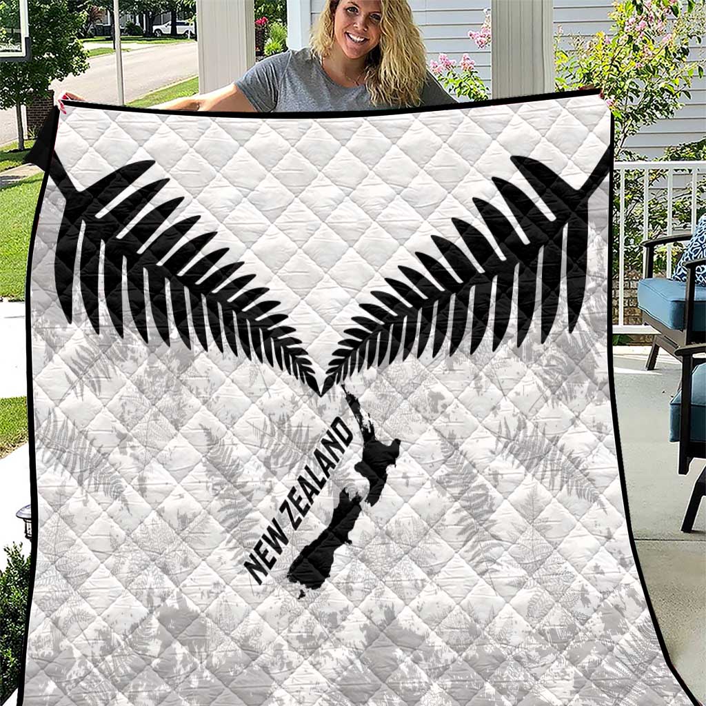 Custom New Zealand Silver Fern Football Quilt Go Aotearoa Grunge White - Vibe Hoodie