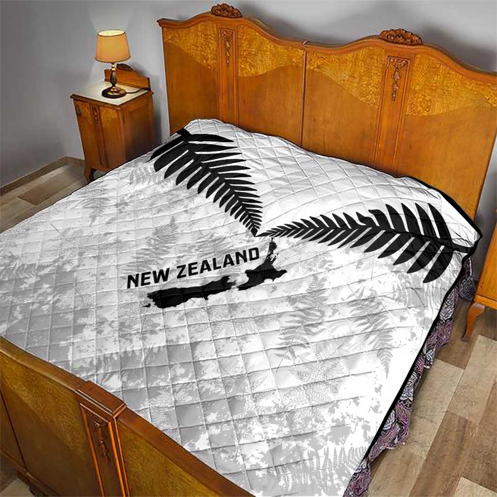 Custom New Zealand Silver Fern Football Quilt Go Aotearoa Grunge White - Vibe Hoodie