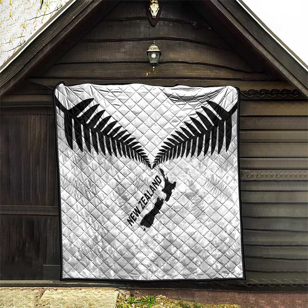Custom New Zealand Silver Fern Football Quilt Go Aotearoa Grunge White - Vibe Hoodie