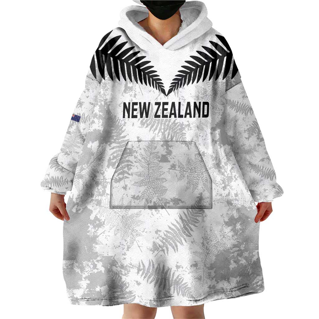 Custom New Zealand Silver Fern Football Wearable Blanket Hoodie Go Aotearoa Grunge White - Vibe Hoodie