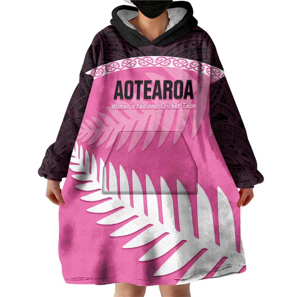 Custom New Zealand Aotearoa Cricket Wearable Blanket Hoodie Go White Silver Fern - Vibe Hoodie Shop