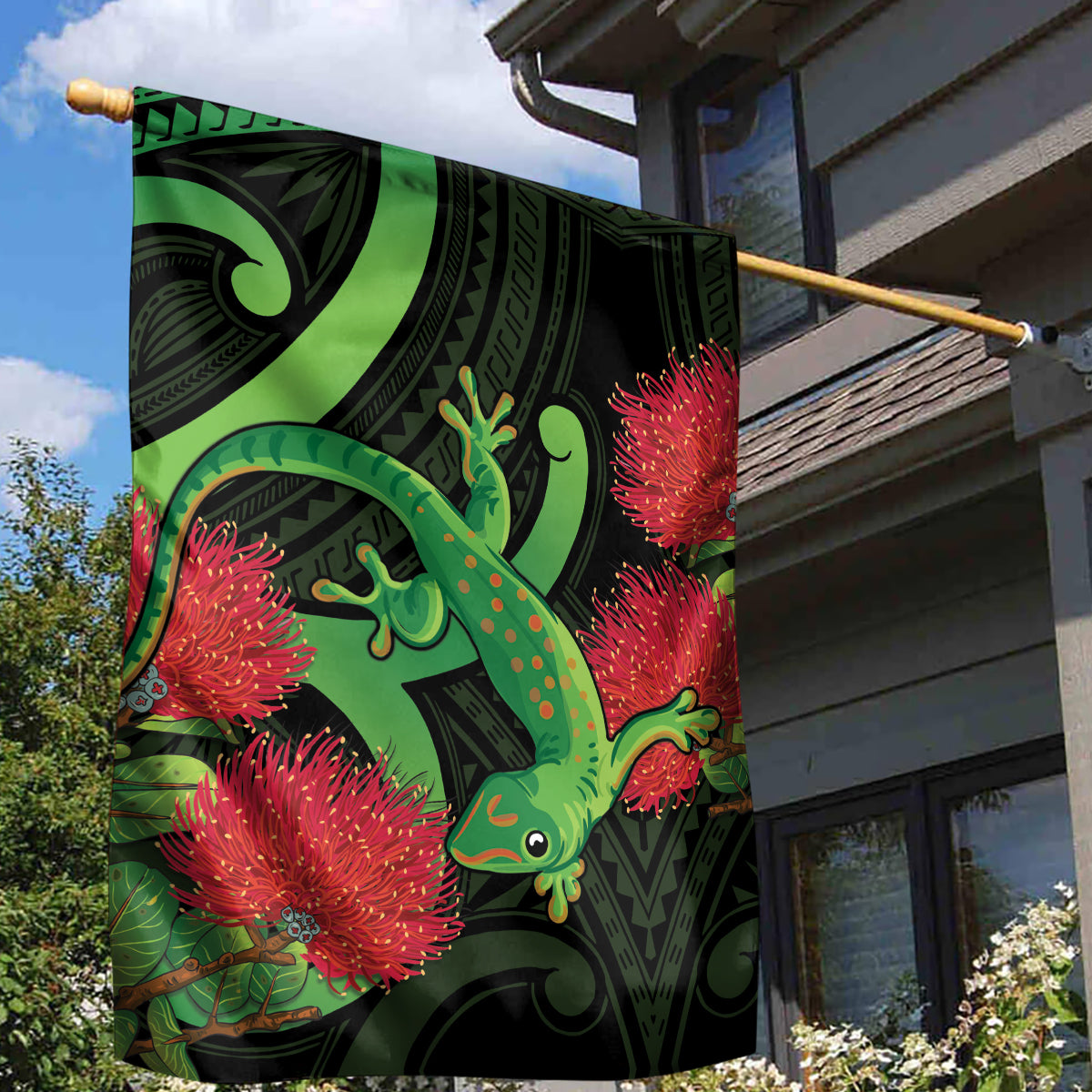 New Zealand Gecko Garden Flag Aotearoa Maori With Pohutukawa Flowers - Vibe Hoodie Shop