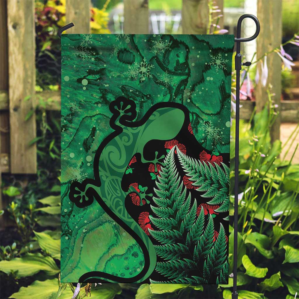 New Zealand Gecko Christmas Garden Flag Meri Kirihimete Paua Shell Mix Pohutukawa - Vibe Hoodie Shop