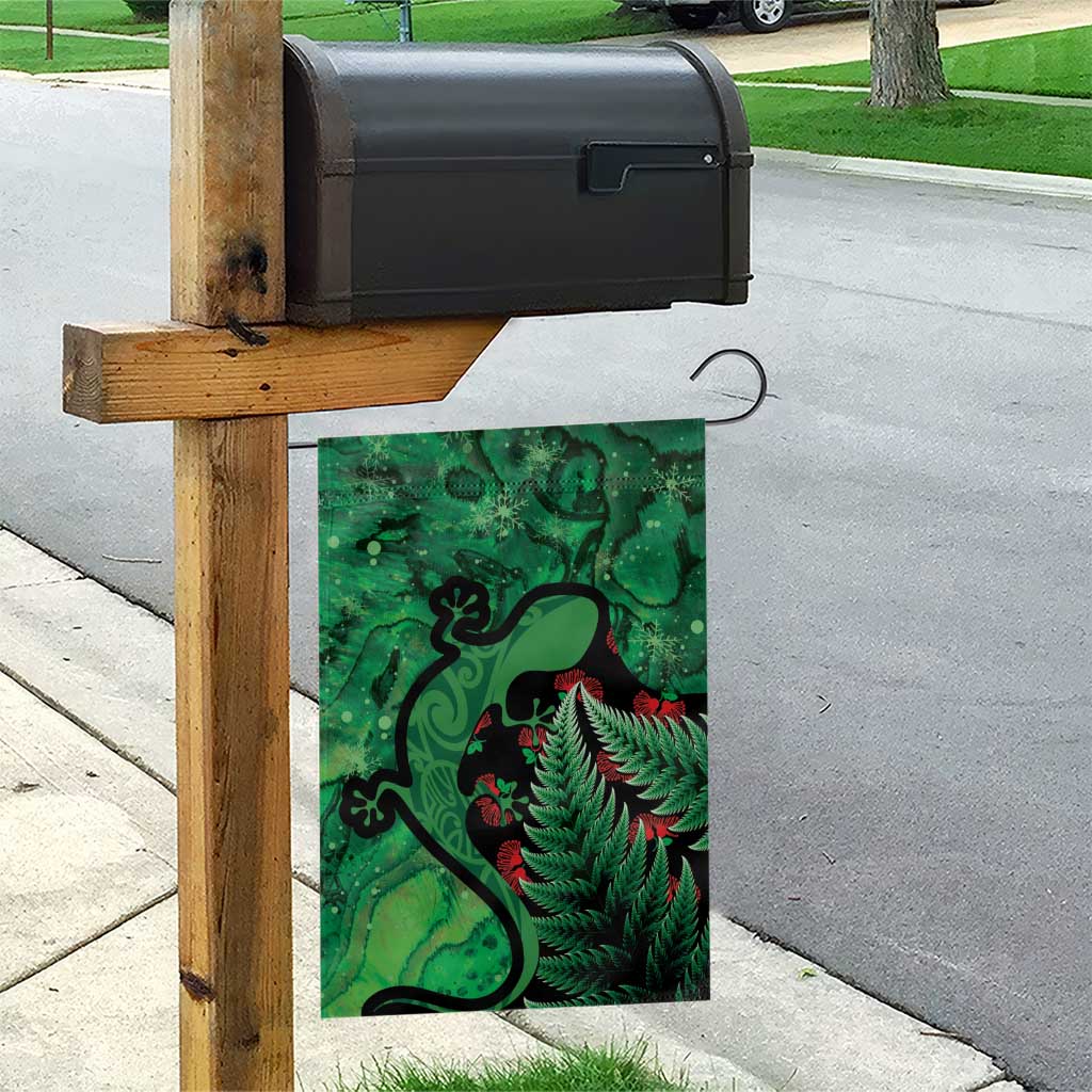 New Zealand Gecko Christmas Garden Flag Meri Kirihimete Paua Shell Mix Pohutukawa - Vibe Hoodie Shop