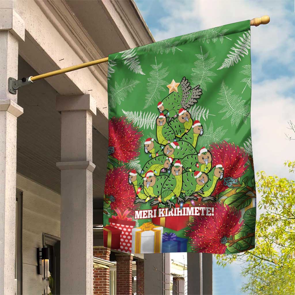 Kakapo New Zealand Christmas Garden Flag Meri Kirihimete Pohutukawa - Green Color - Vibe Hoodie Shop