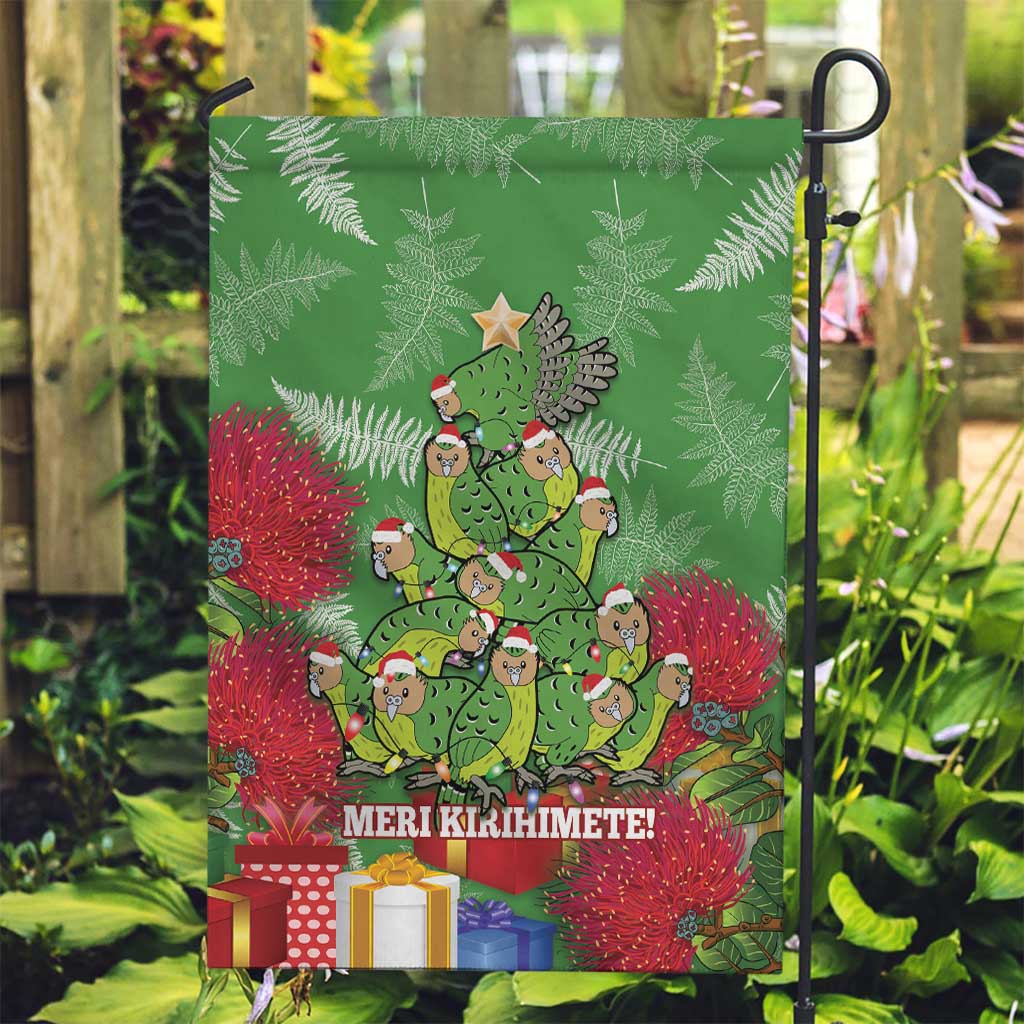 Kakapo New Zealand Christmas Garden Flag Meri Kirihimete Pohutukawa - Green Color - Vibe Hoodie Shop