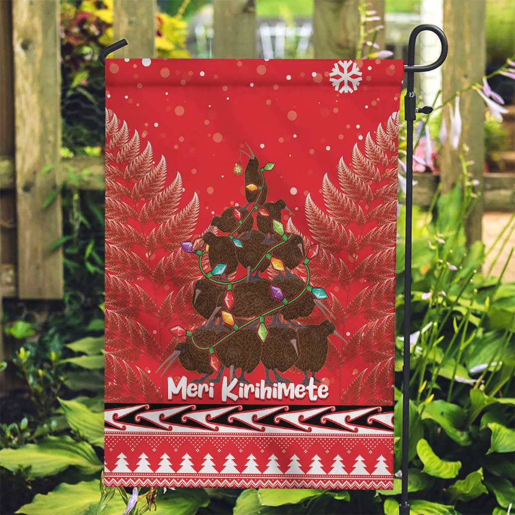 Kiwi New Zealand Christmas Garden Flag Meri Kirihimete Silver Fern - Red Color - Vibe Hoodie Shop